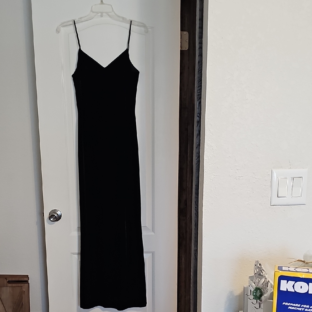 Elegant Black Spaghetti Strap Dress